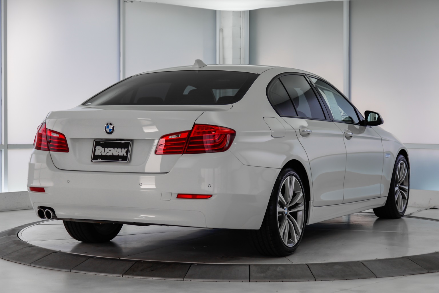 Certified Pre-owned 2016 Bmw 5 Series 528i 4d Sedan In Thousand Oaks 