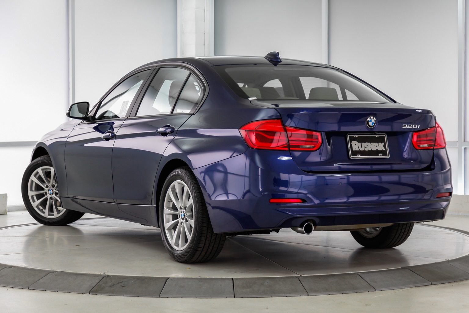 2017 bmw 3 series 320i sedan rwd